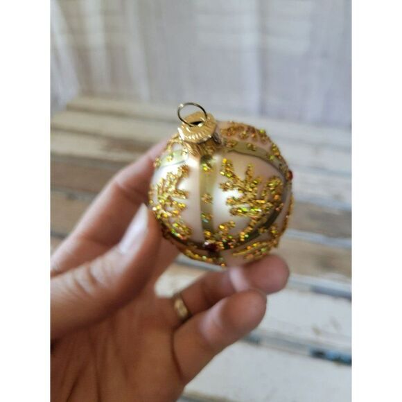 Poland polonaise ? Gold filigree egg red glass ornament Xmas tree - Picture 3 of 9